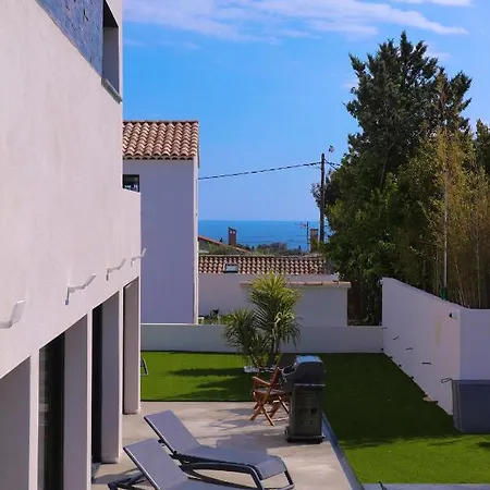 D'architecte 200m2, Mer A 800m A Pied, Classee 5*, Piscine Chauffee… Bandol