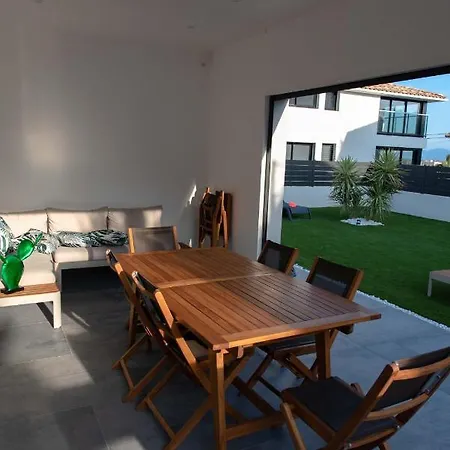 D'architecte 200m2, Mer A 800m A Pied, Classee 5*, Piscine Chauffee… * Bandol