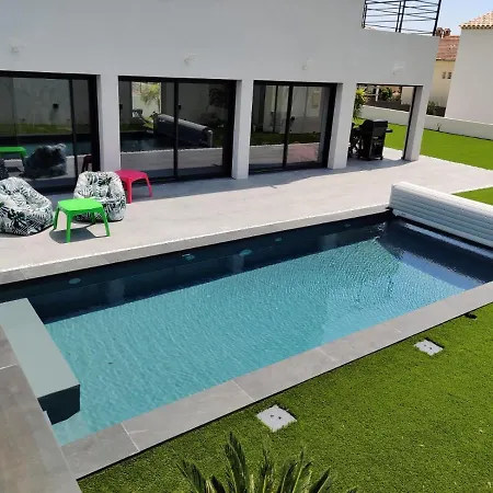 D'architecte 200m2, Mer A 800m A Pied, Classee 5*, Piscine Chauffee… * Bandol